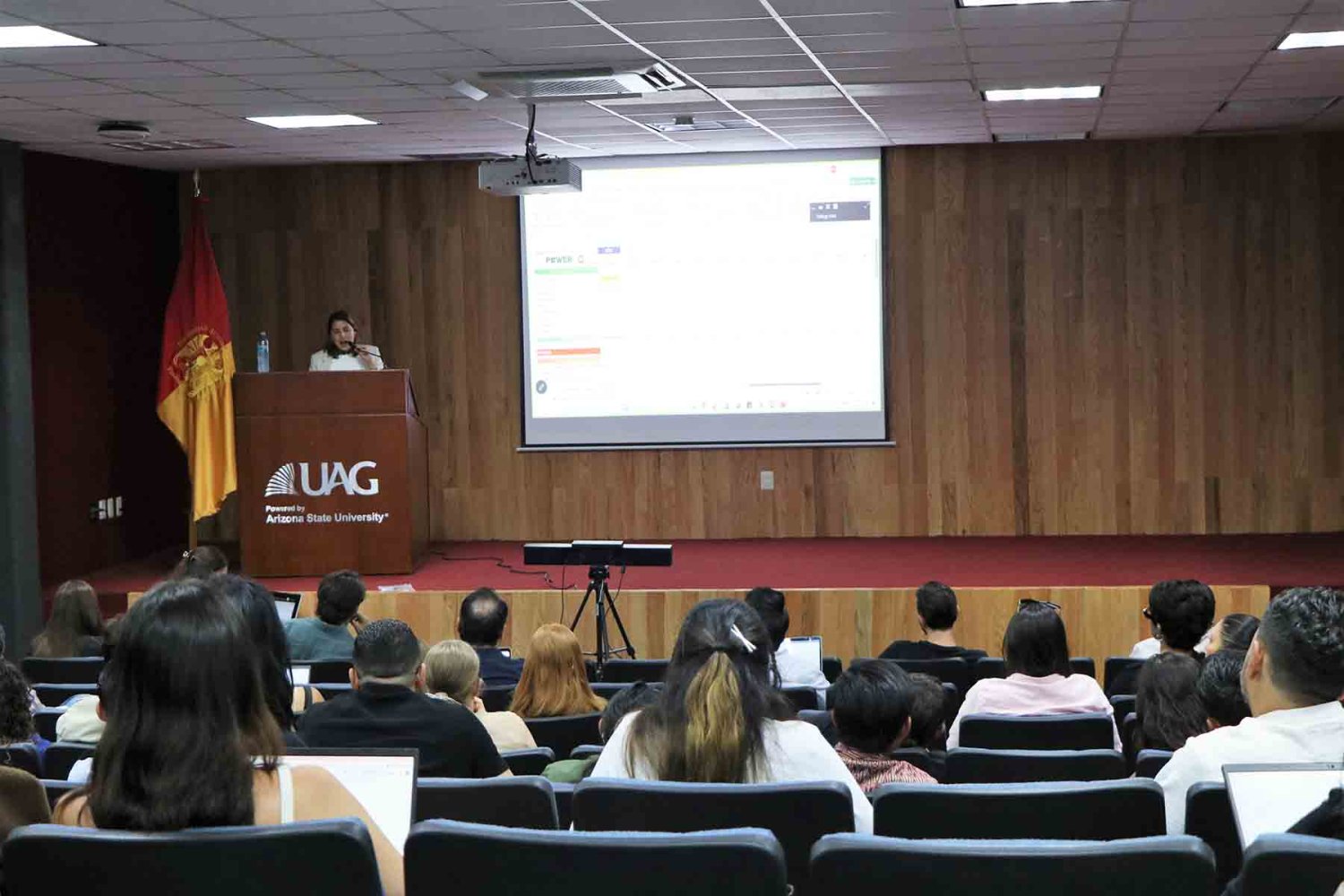 la conferencia fue organizada por hecho en zapopan y la uag