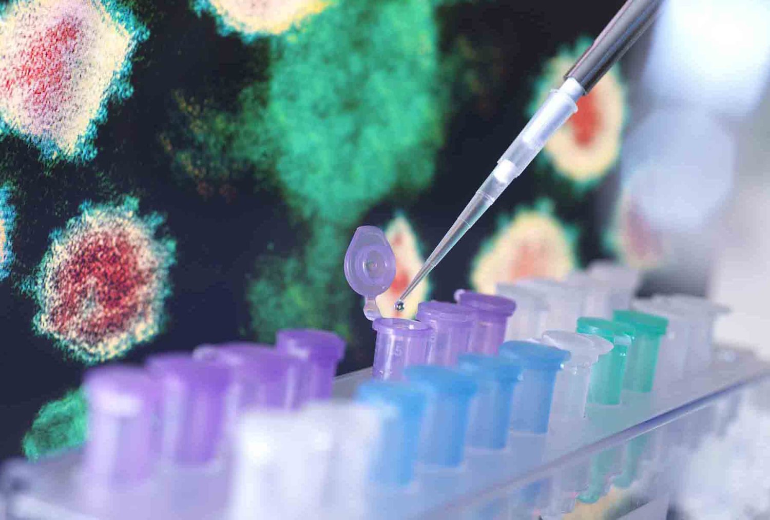 quienes desarrollan las vacunas