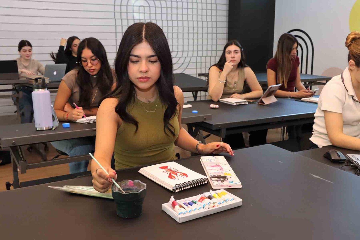una de las areas nuevas son las aulas creativas ubicadas en el edificio e