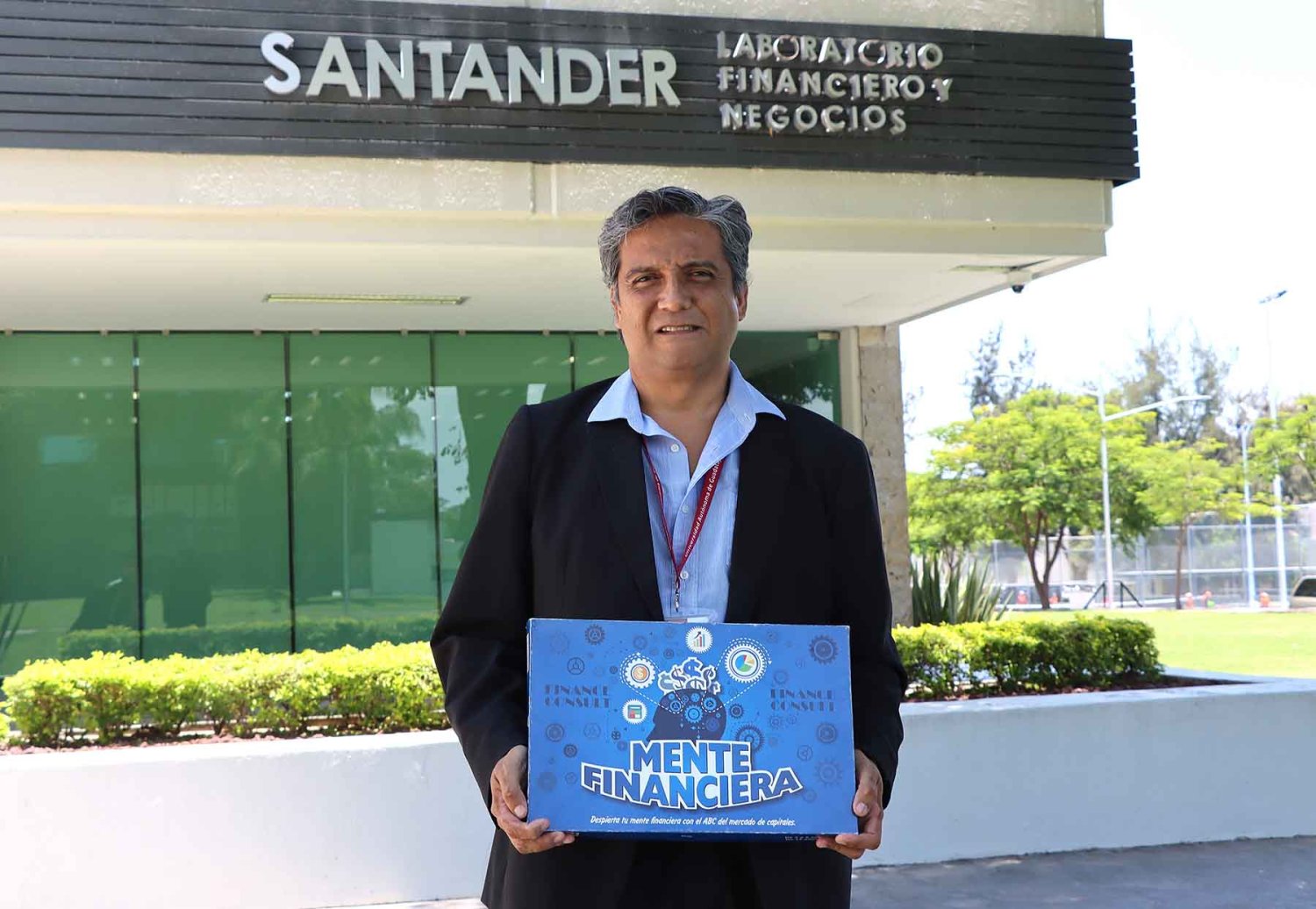 el dr braggi bamberger profesor internacional promueve una educacion financiera practica y cercana