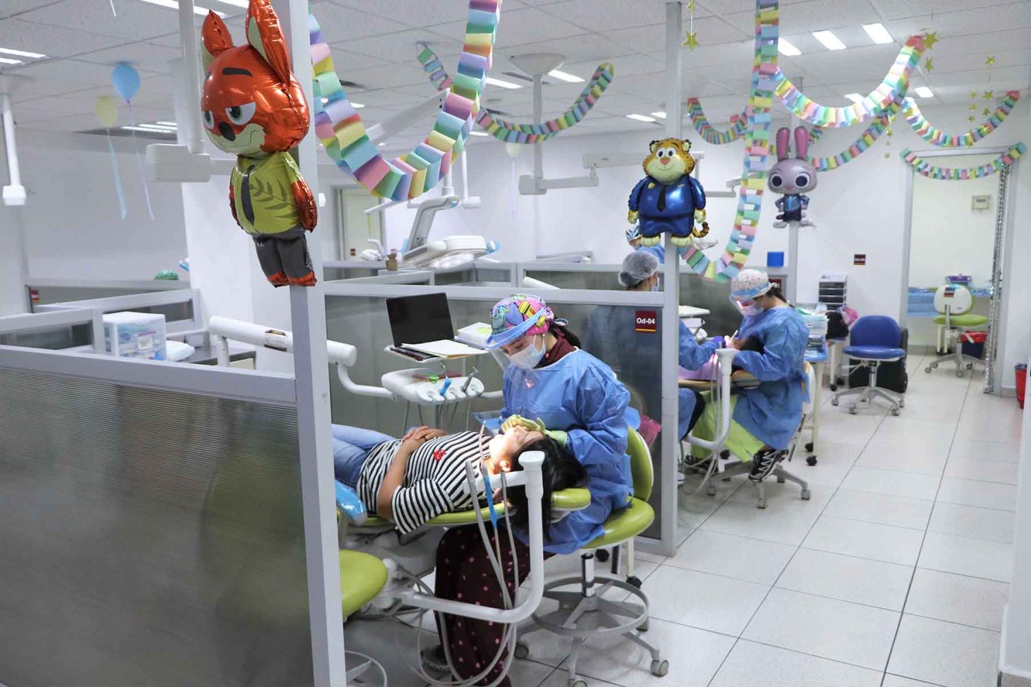 los niños beneficiarios del dif zapopan fueron atendidos en la clinica de odontologia de la uag