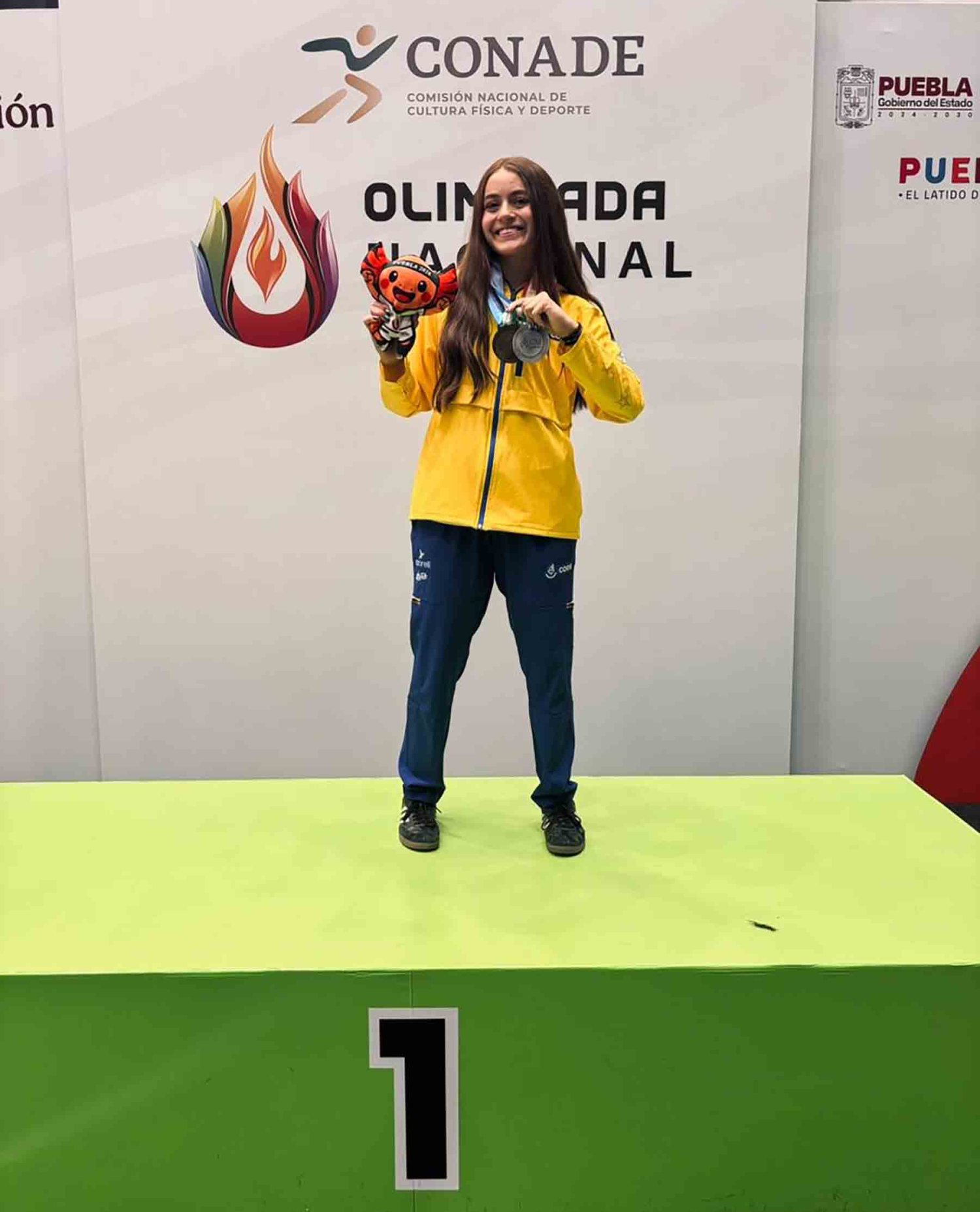 maria fernanda o henry estudiante de mercadotecnia y relaciones comerciales ha destacado en el hip hop