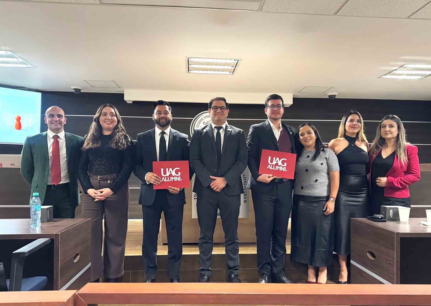 la conferencia se realizo en la sala de juicios orales de la uag