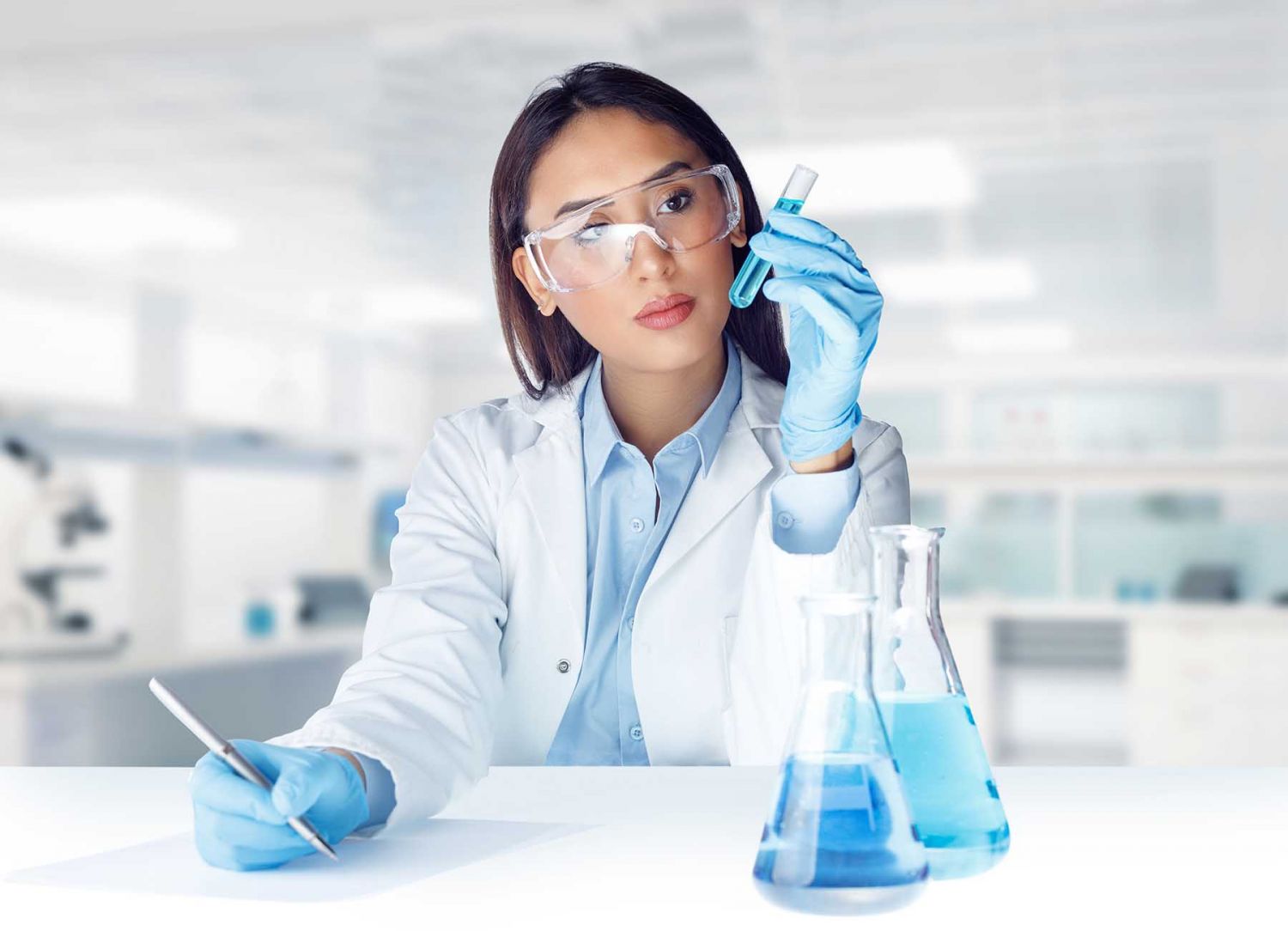 Carrera de Químico Farmacéutico Biólogo (QFB), lo que debes saber | UAG  Media Hub