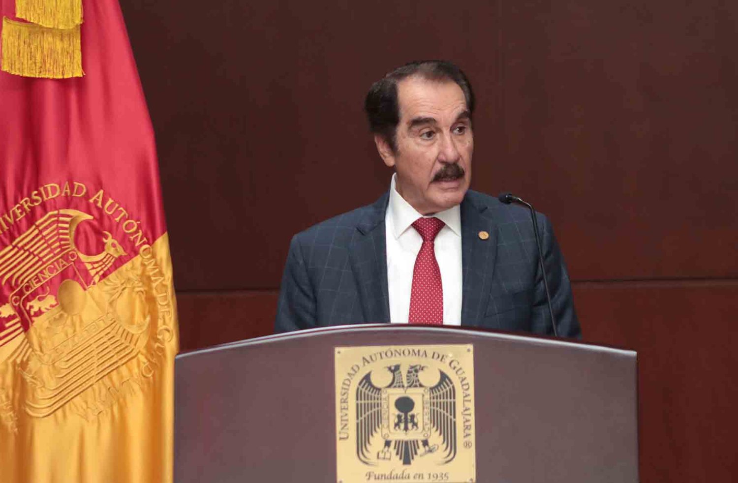 lic antonio leaño reyes rector de la uag