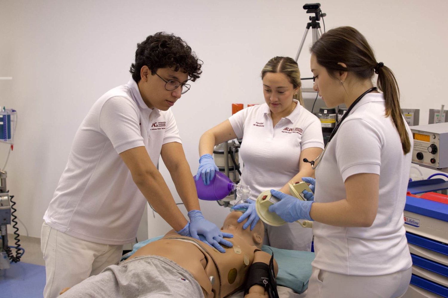cuanto dura la carrera de medicina