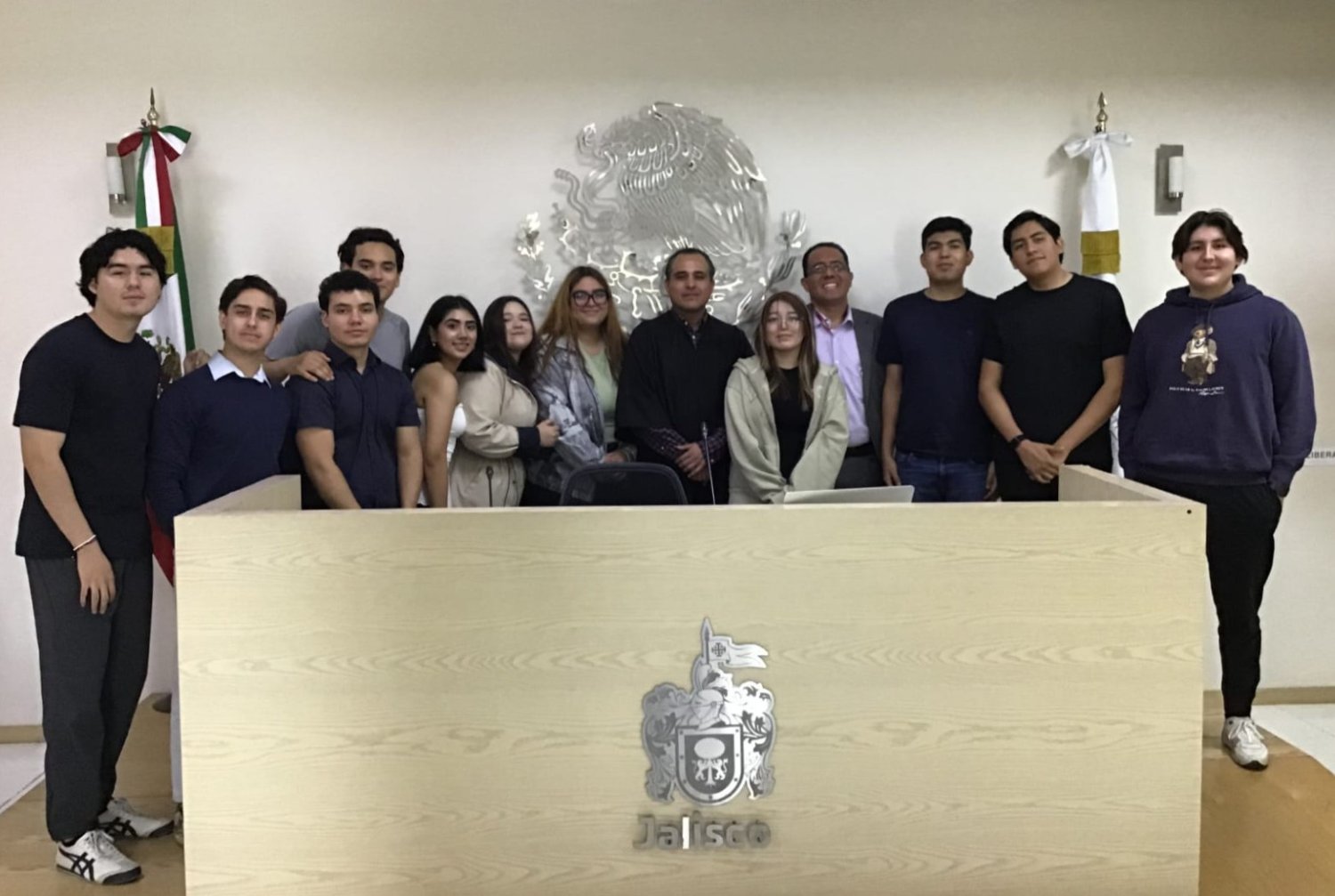 los alumnos de derecho participaron como publico en una audiencia real efectuada en puente grande