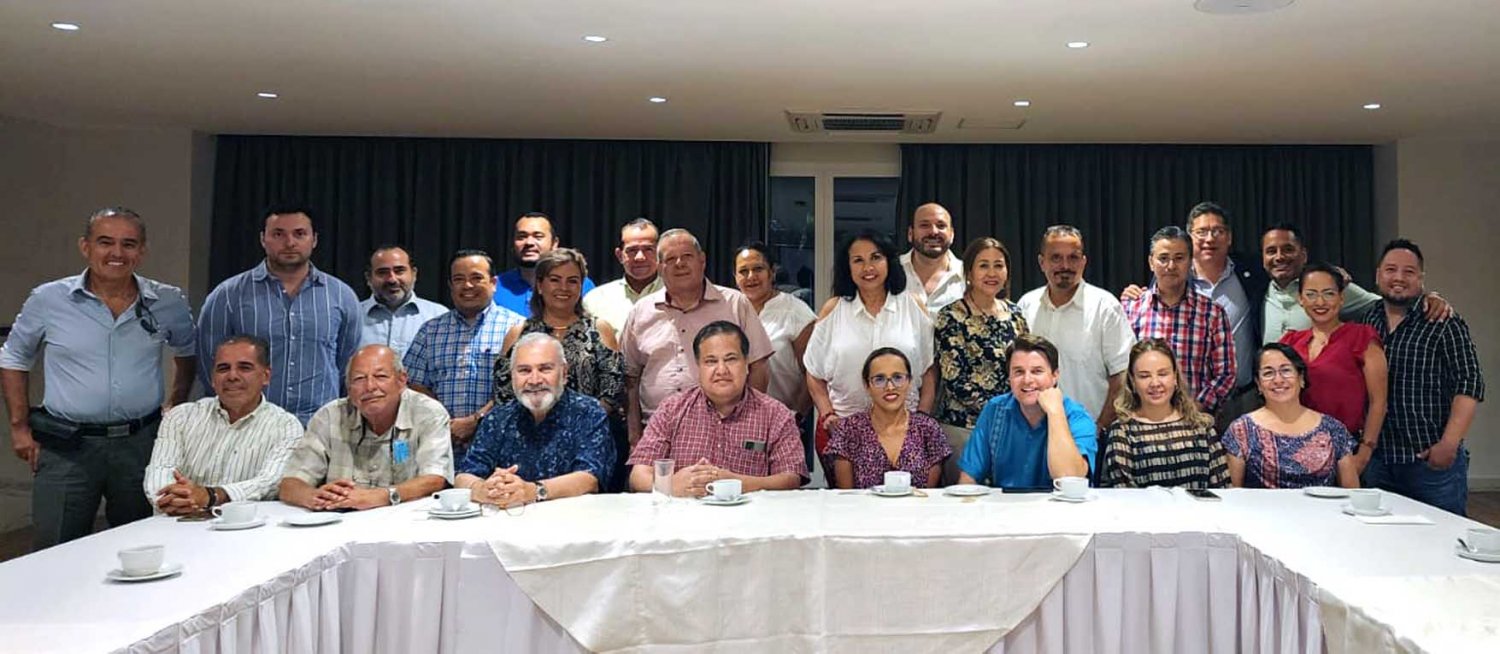 presentan proyecto uag alumni ahora en mazatlan