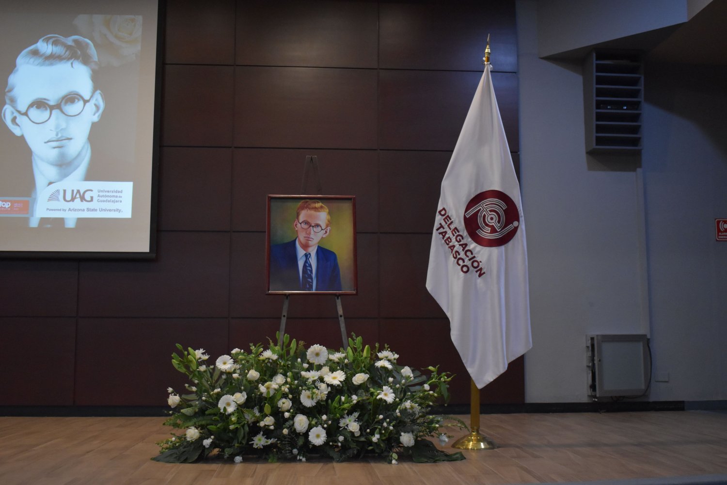 profesionales de dos diplomados concluyeron sus estudios en la uag