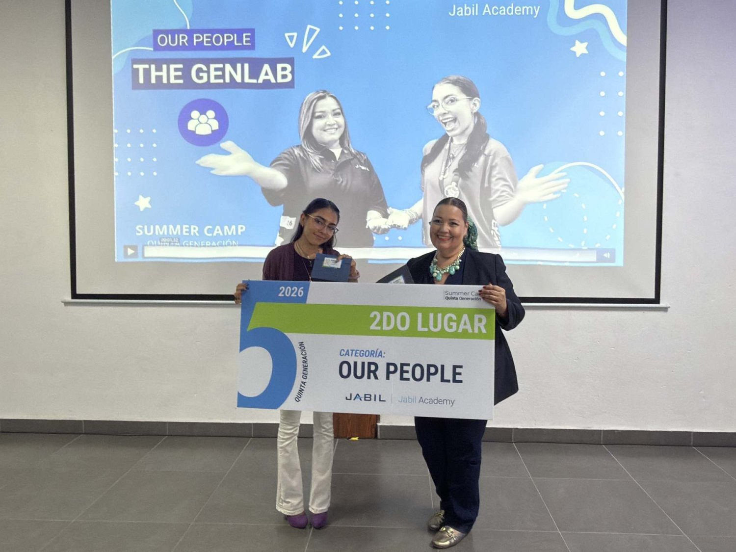 vania espinosa estudiante de psicologiaobtuvo el segundo lugar en la categoria our people