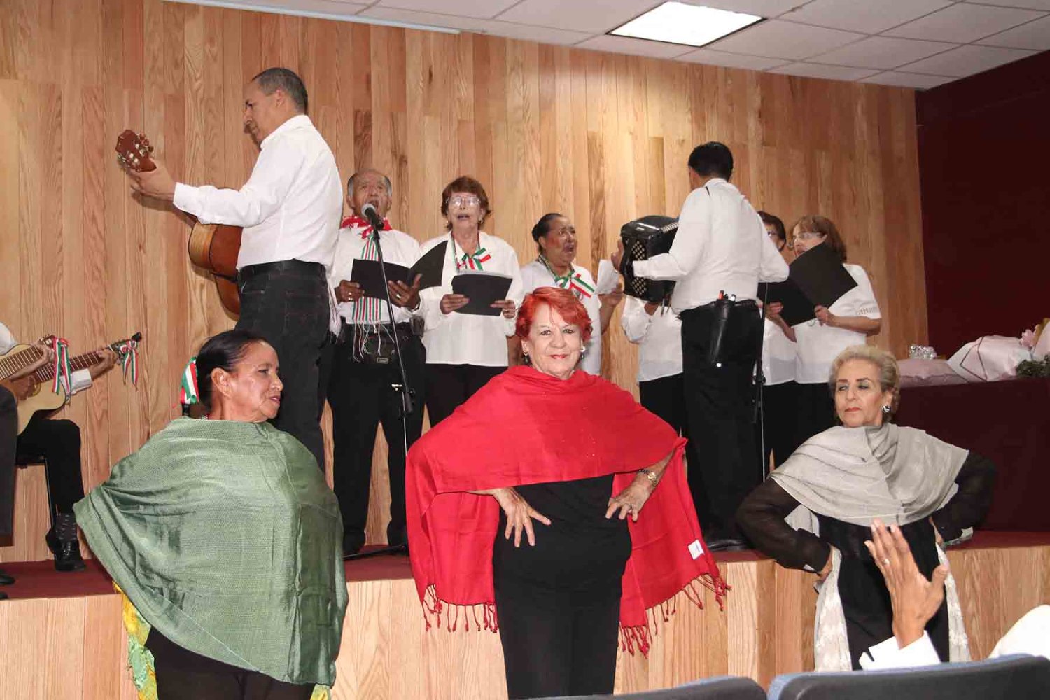 celebran a los jubilados en su dia