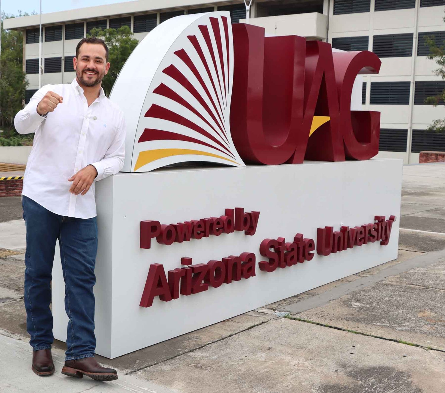 durante sus estudios en la uag fortlaecio sus habilidades de liderazgo y trabajo en equipo