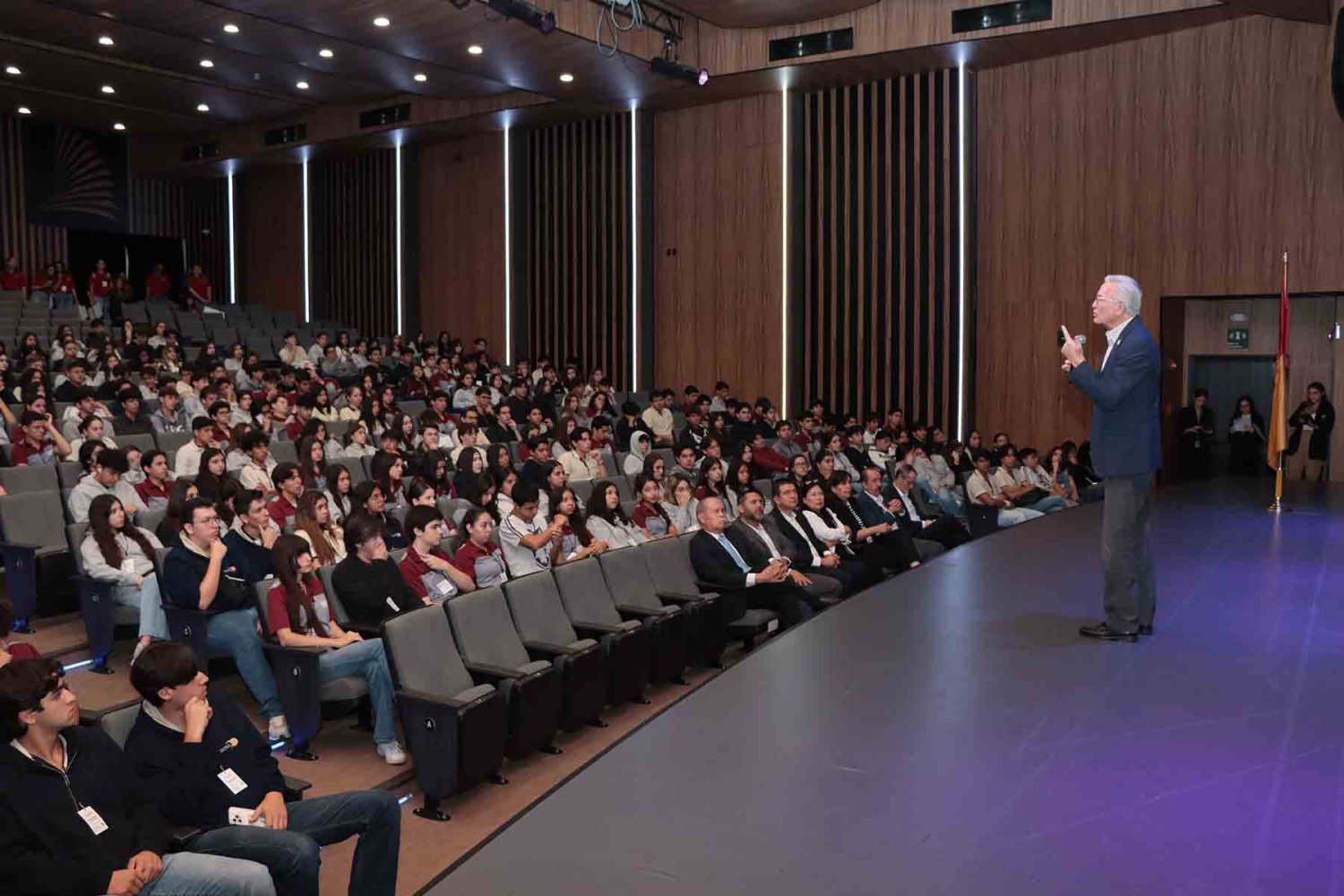 Alumnos de preparatorias del Sistema Educativo UAG asistieron a “Descubre tu Profesión”