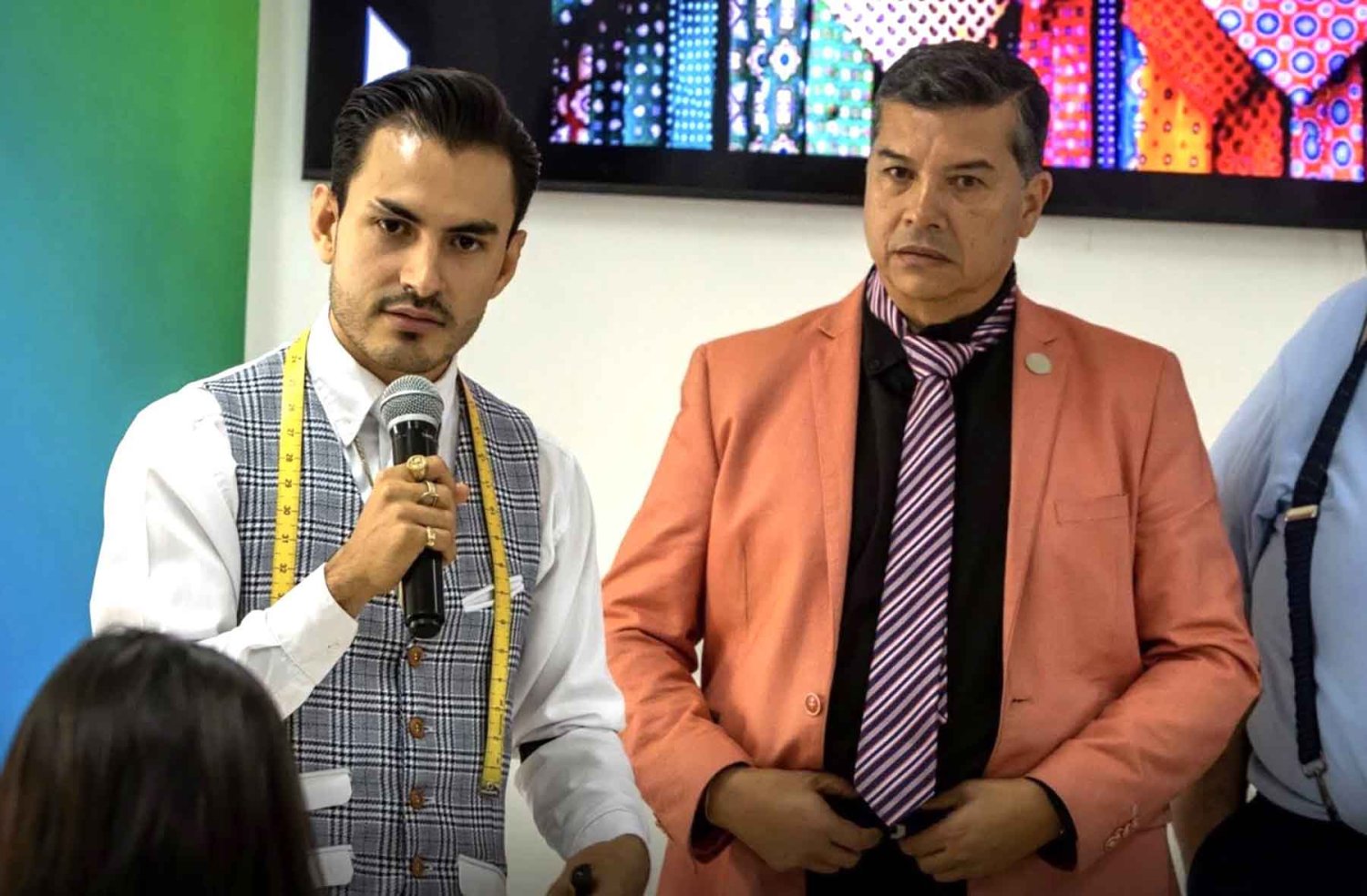 el egresado ha trabajado en diferentes proyectos para marcas y eventos de moda