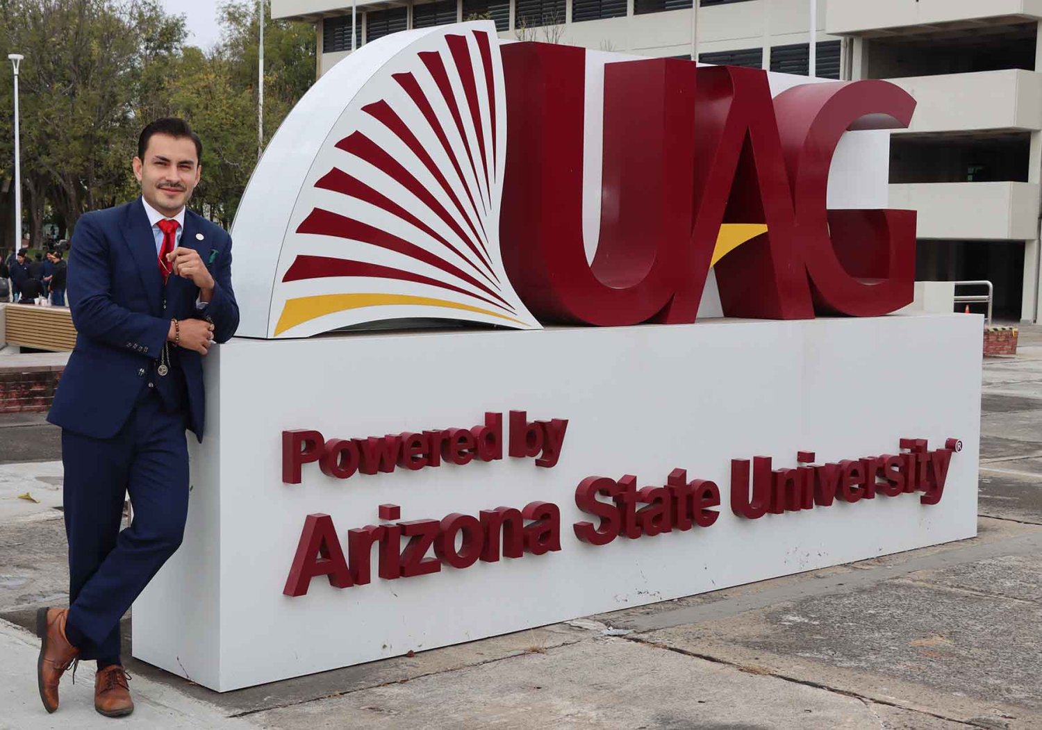 jose pufleau estudio la licenciatura en negocios de la moda e imagen en la uag