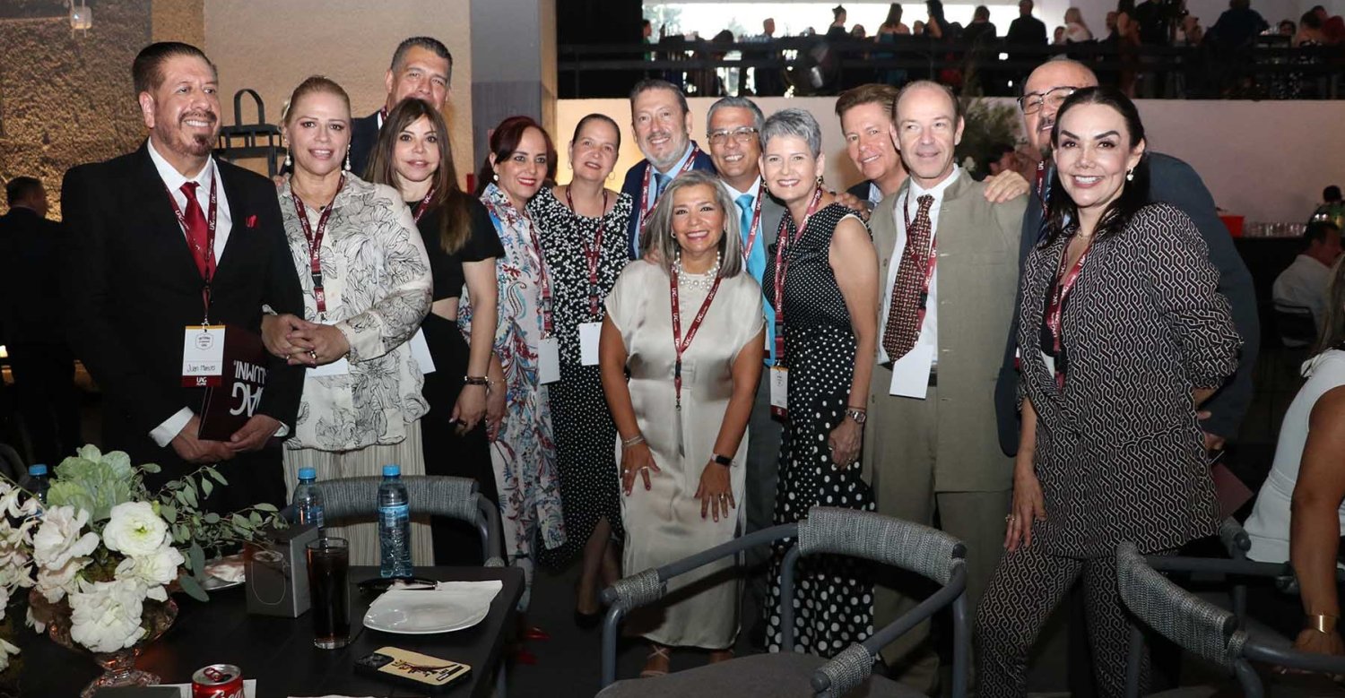 se reunen en la uag despues de 25 y 35 años de egresados