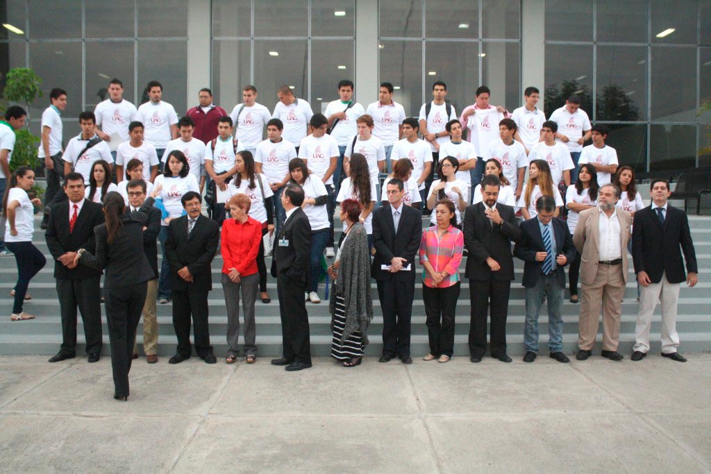 Imposición de camisetas a los alumnos de primer ingreso