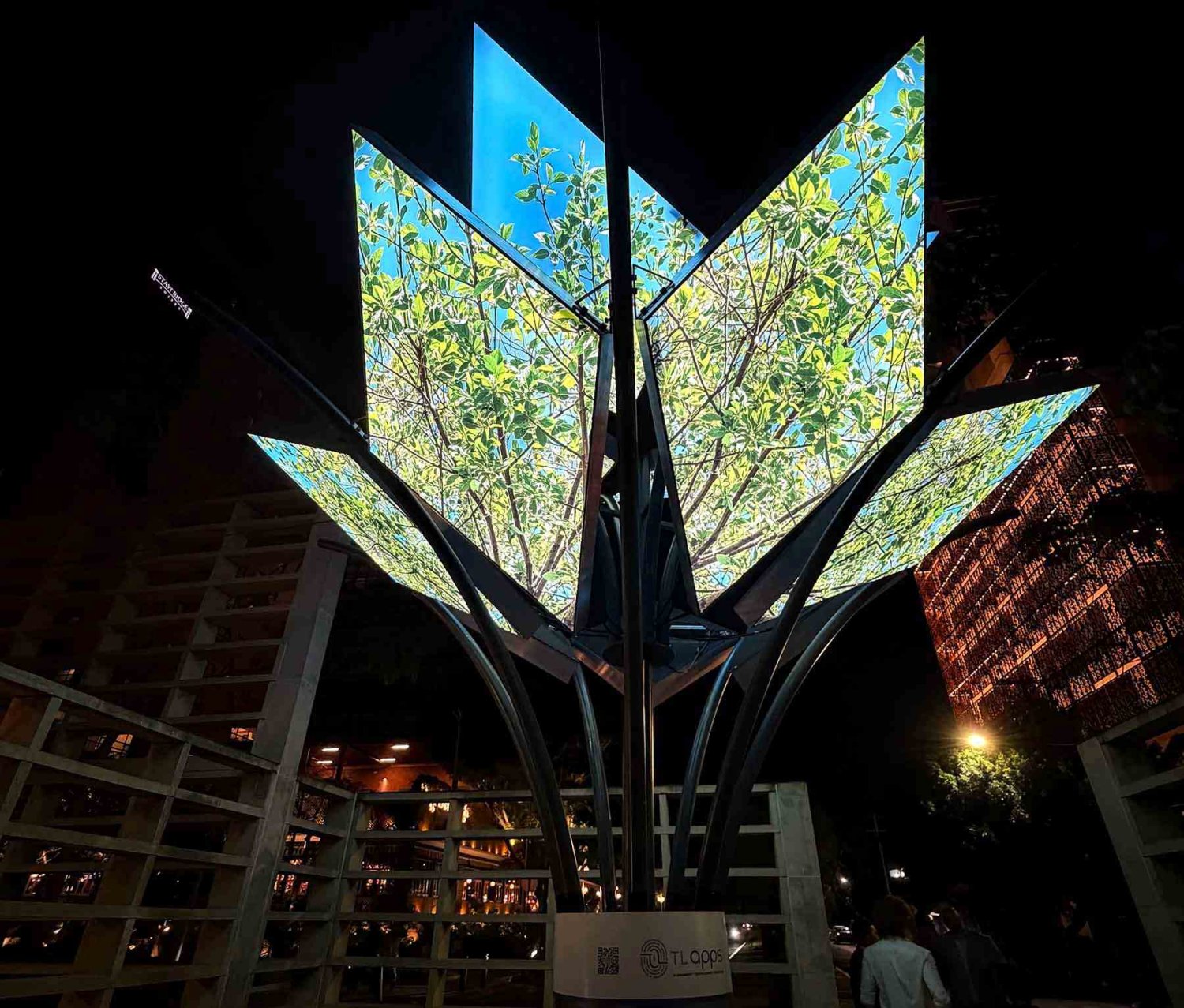 la obra combina diseno industrial innovacion y tecnologia aplicada al espacio urbano