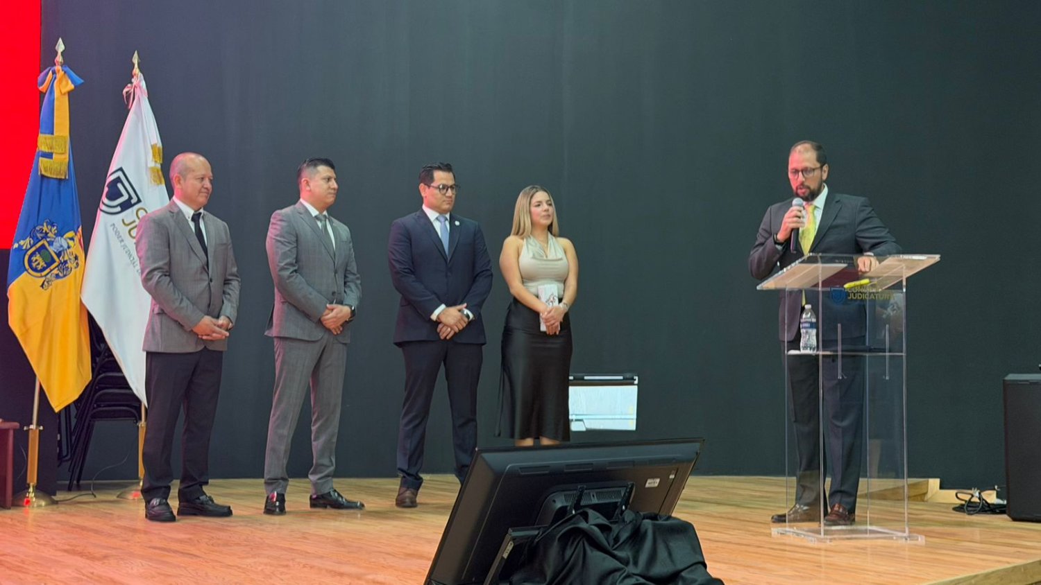 La UAG entregó un reconocimiento a quienes apoyaron en este proyecto