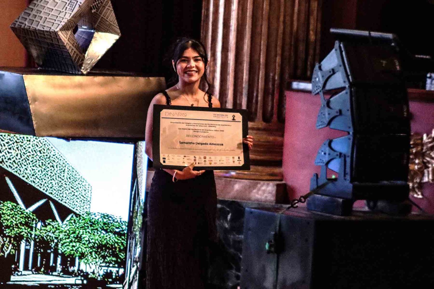 samantha delgado actualmente cursa el noveno semestre de arquitectura