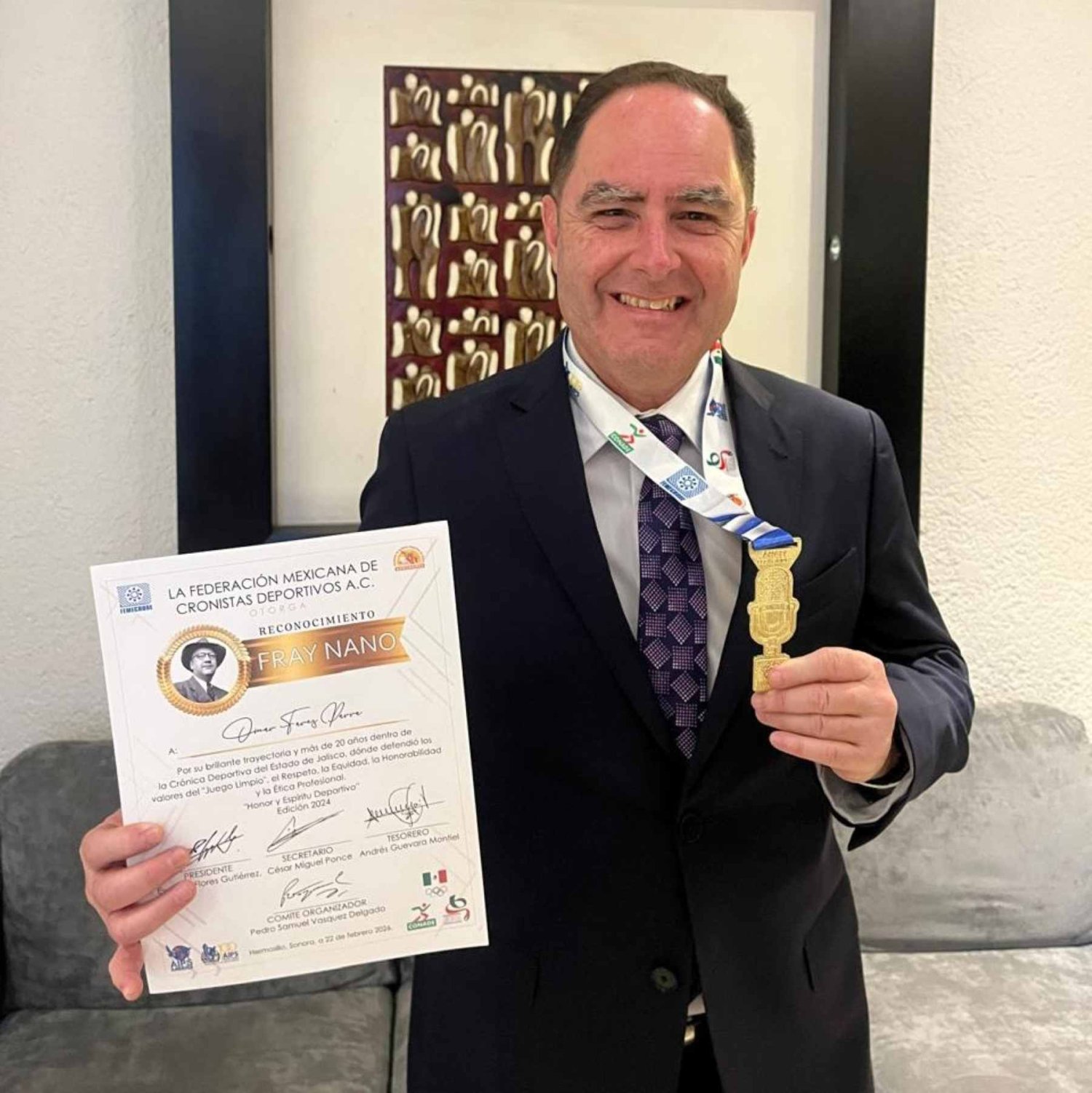 Omar Fares recibió el reconocimiento en la Ciudad de Hermosillo.