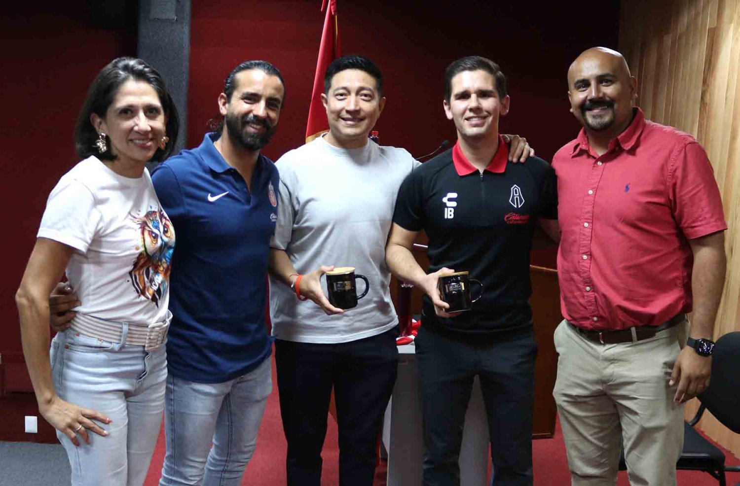 Alex Ramírez, Luis Iván Bearco y Arturo Bello compartieron sus experiencias profesionales con estudiantes de Terapia Física