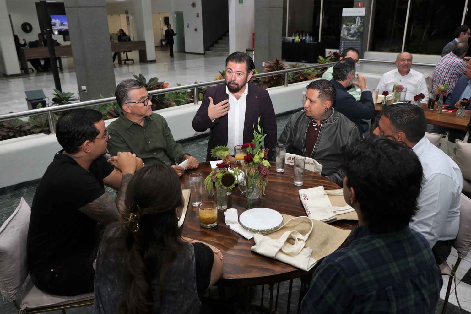 los asistentes partici´paron en un networking