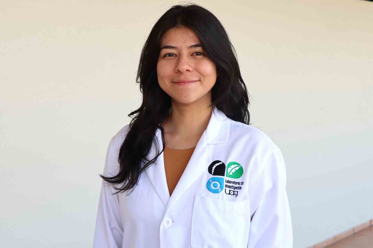 la dra america martinez trabaja en la conservacion del agave teptate especie endemica en riesgo