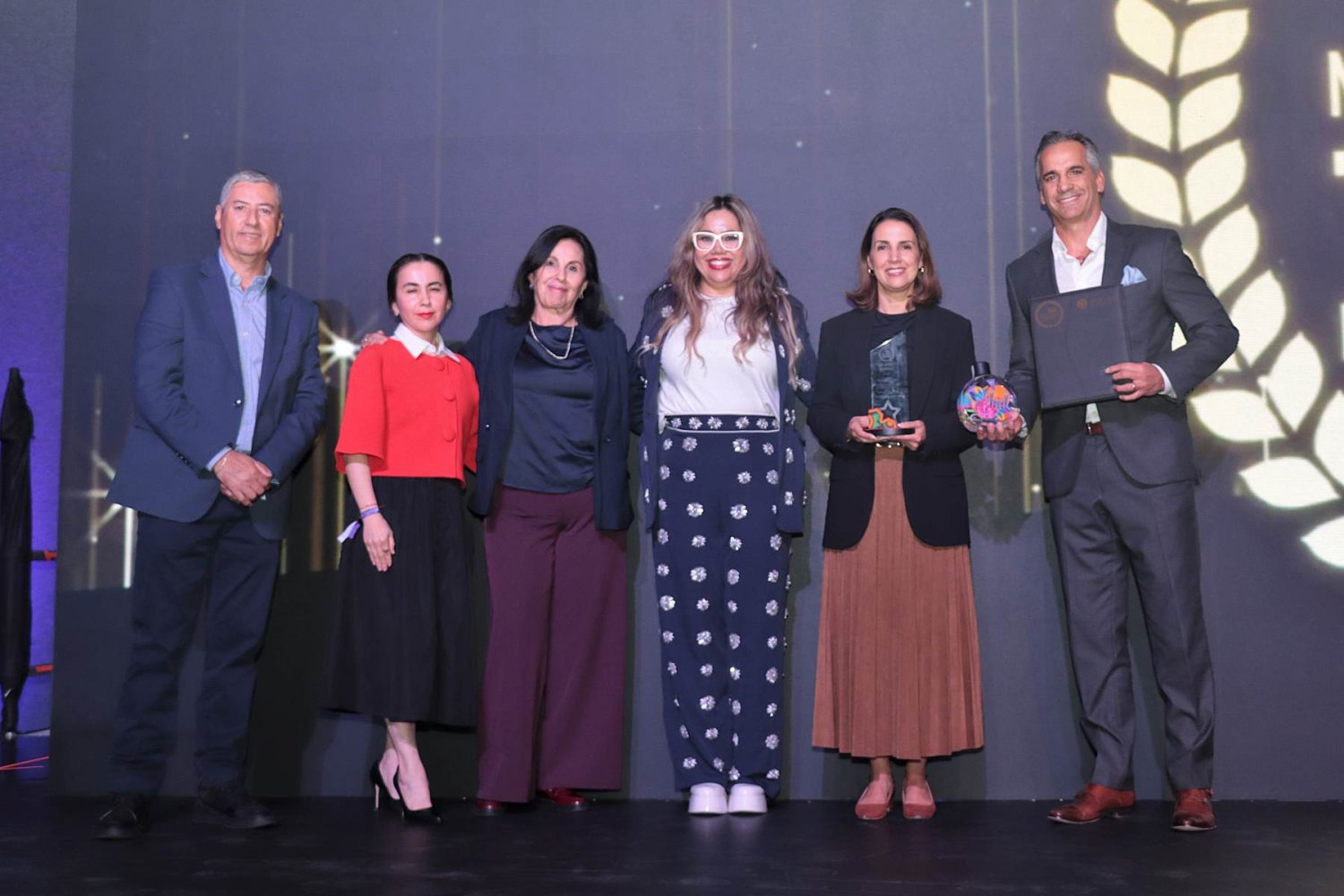 el reconocimiento fue entregado en la expo guadalajara