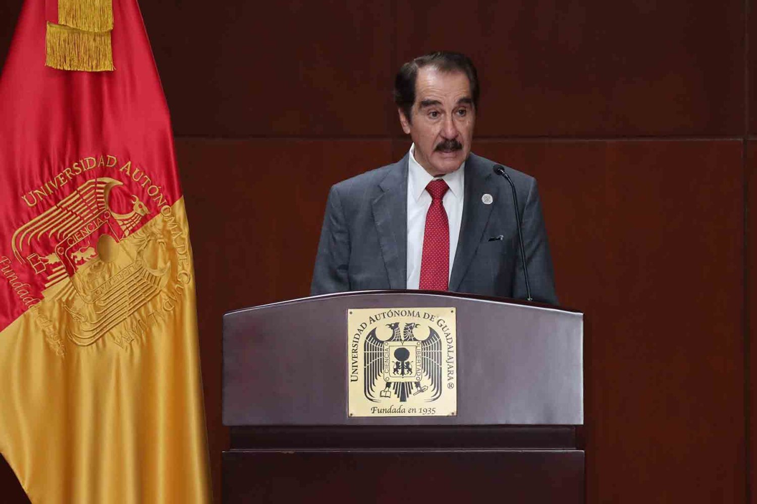el lic antonio leano reyes rector de la uag destaco los avances de la universidad en investigacion innovacion y desarrollo
