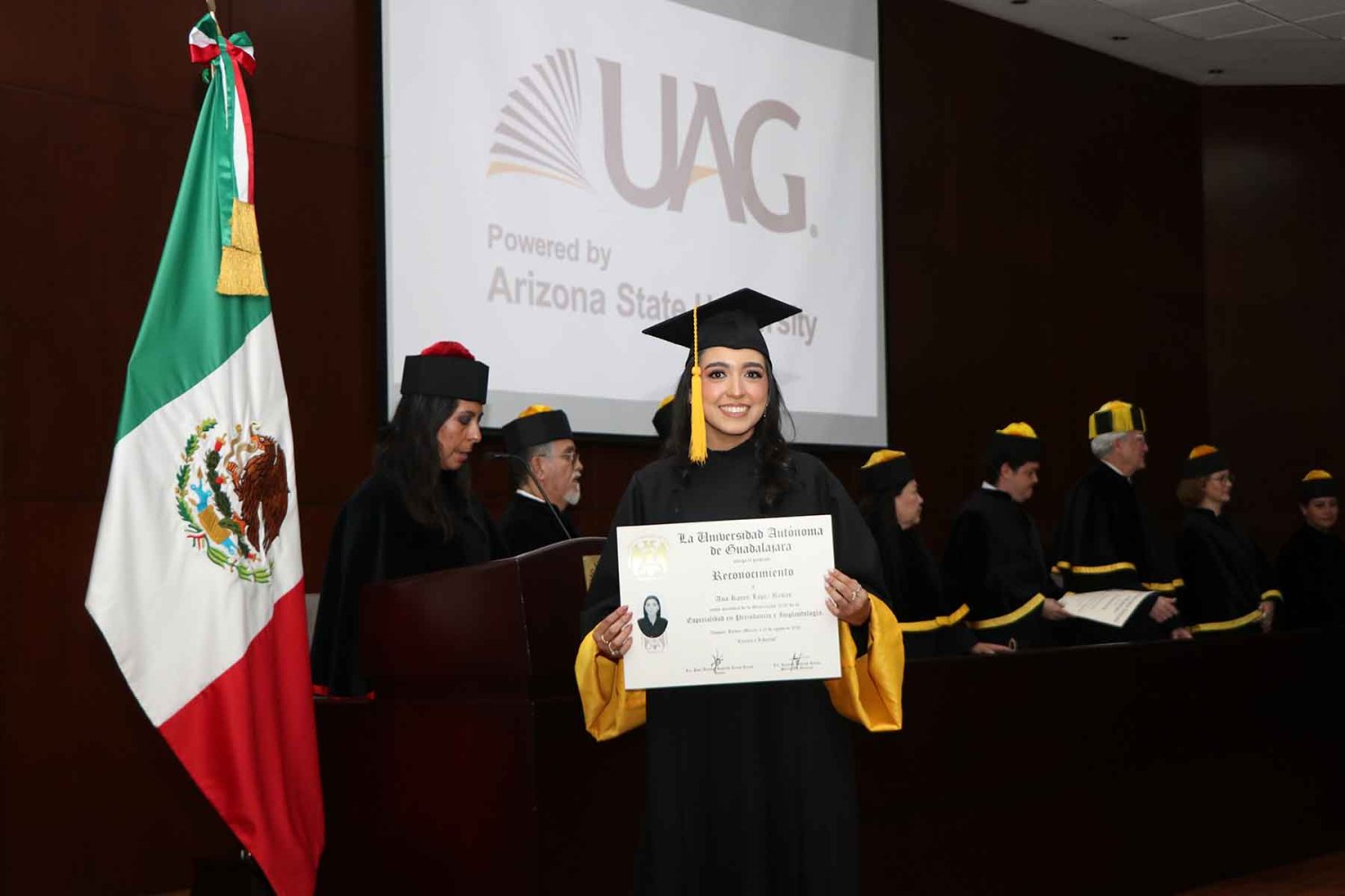 La ceremonia de graduación se realizó en el Auditorio Dr. Luis Garibay Gutiérrez