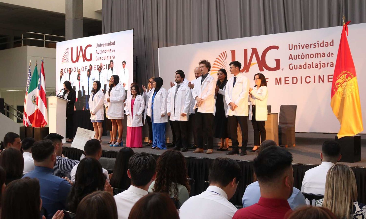 Estudiantes extranjeros de la UAG se ponen su primera bata blanca | UAG ...