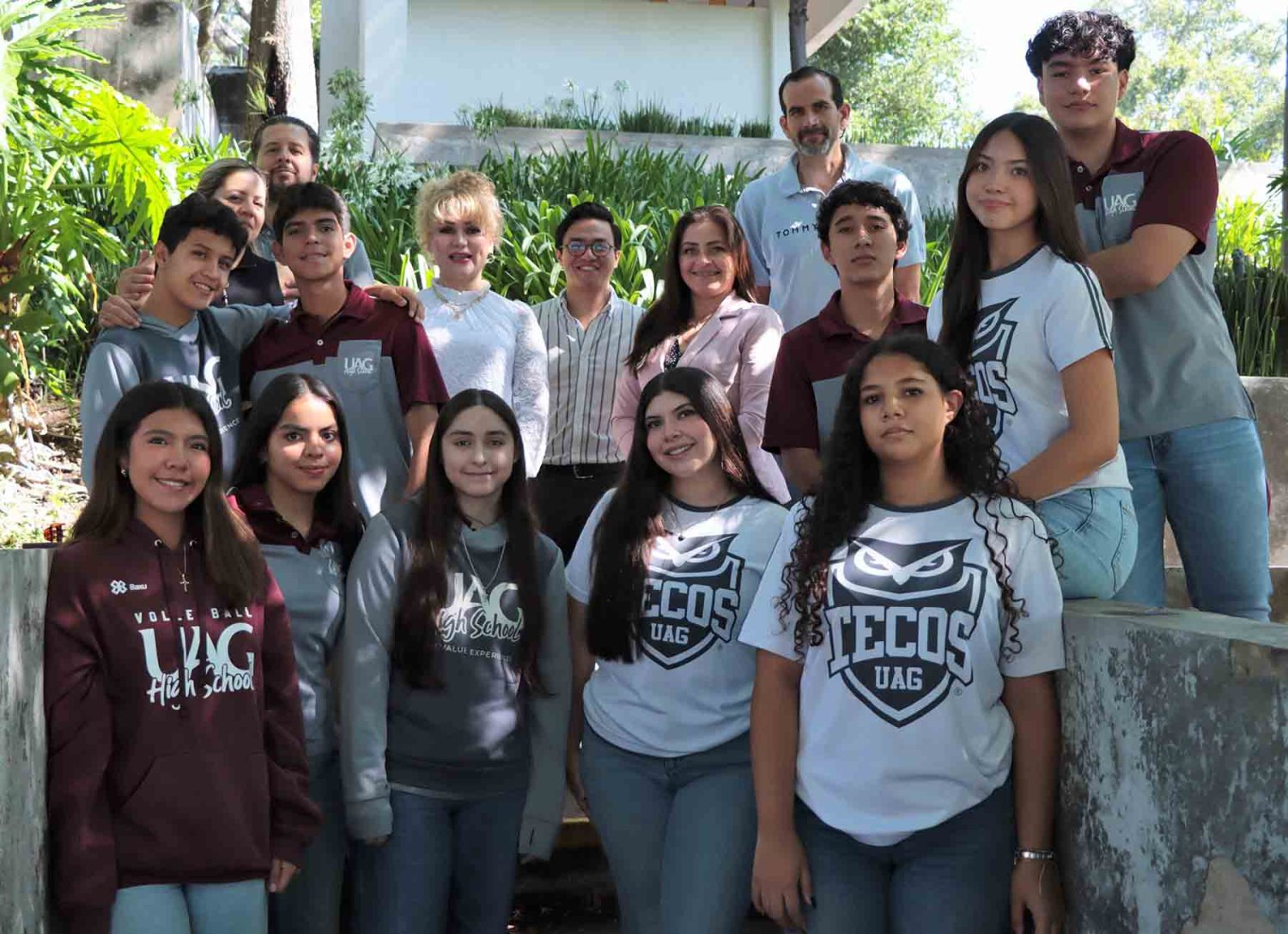parte de los alumnos que se iran a vivir la experiencia internacional en praga y vancouver