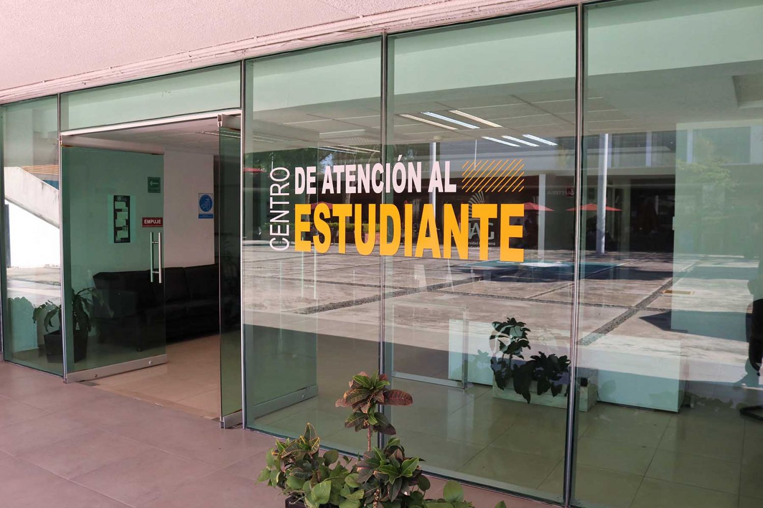 Ven y acércate al Centro de Atención al Estudiante de la UAG | UAG ...
