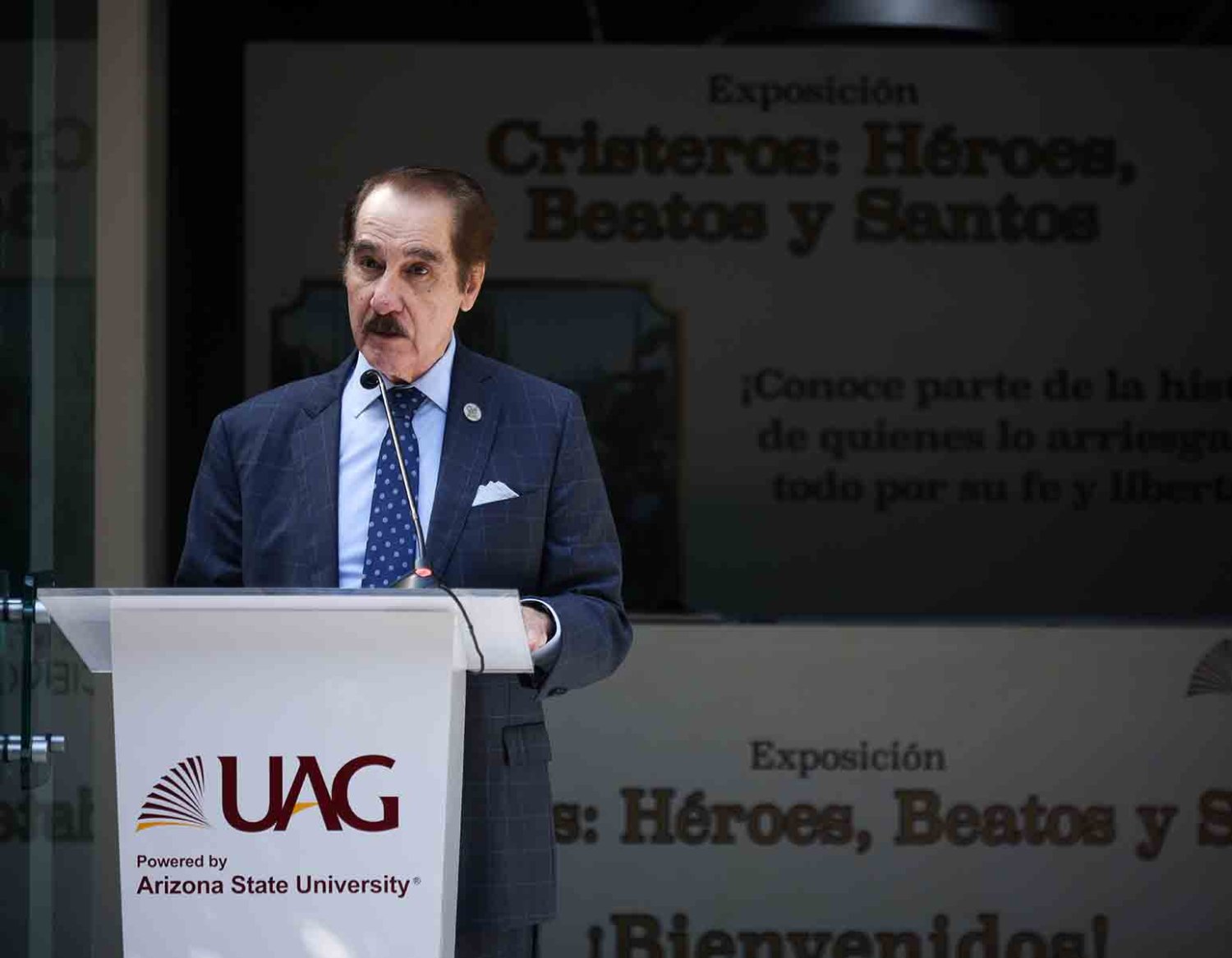 lic antonio leano reyes rector de la uag durante la inauguracion