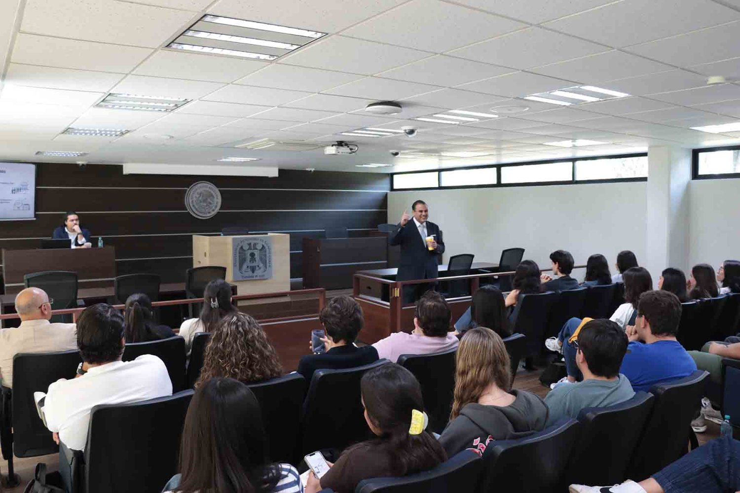 el programa incluyo actividades como talleres conferencias y presentaciones de carteles