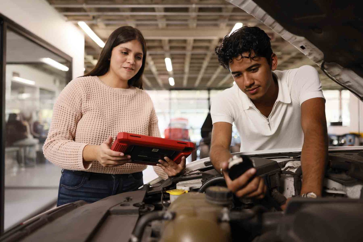 La UAG forma a profesionales de la Ingeniería en Sistemas Automotrices