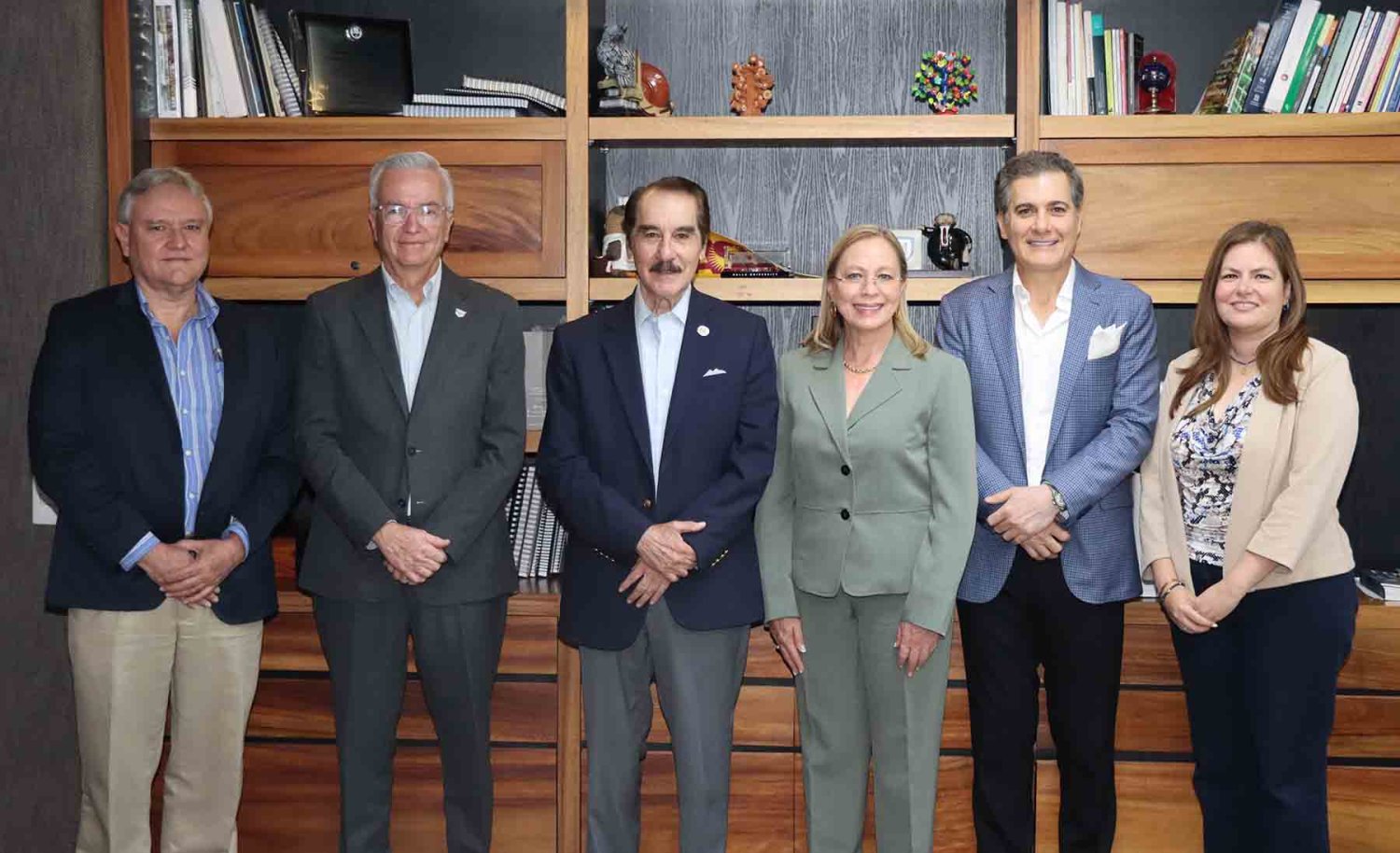 autoridades de la uag recibieron a rosa monge rectora de la ulatina de costa rica
