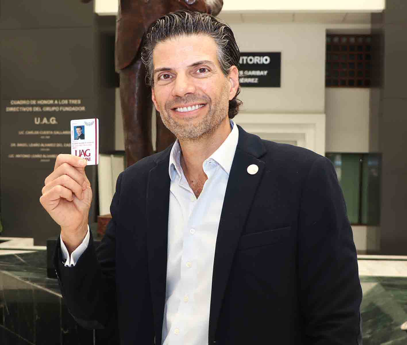 el ing alvaro aldrete morfin estudiuo ingenieria industrial y en sistemas en la uag