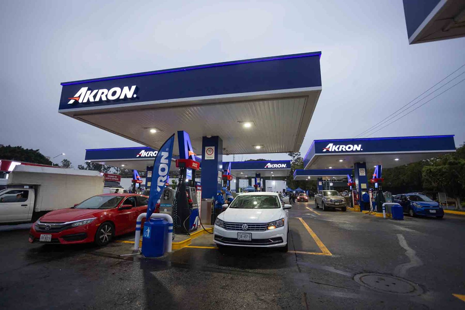 la renovada estacion de servicio combina tecnologia innovacion y servicio