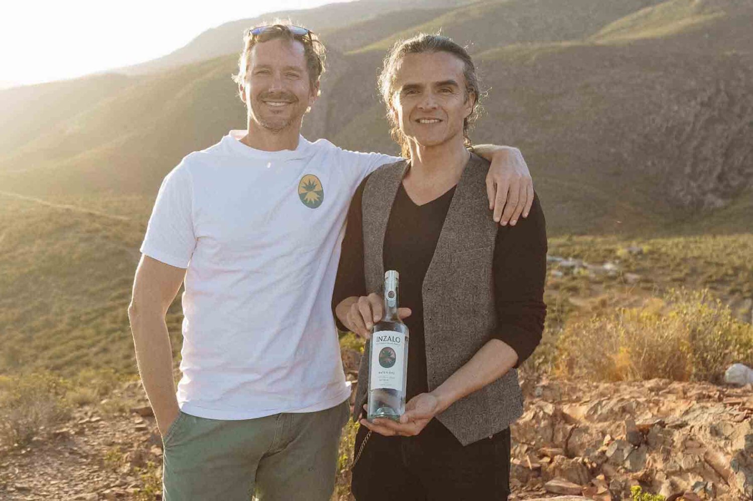 sebastian okeefe y diego avila fundadores de inzalo exploran una nueva expresion del agave en sudafrica