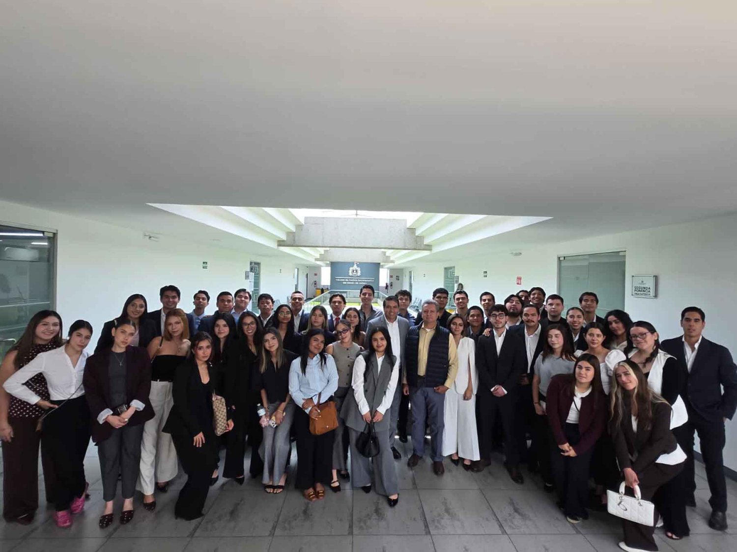 Los alumnos conocieron las diferentes áreas del Tribunal