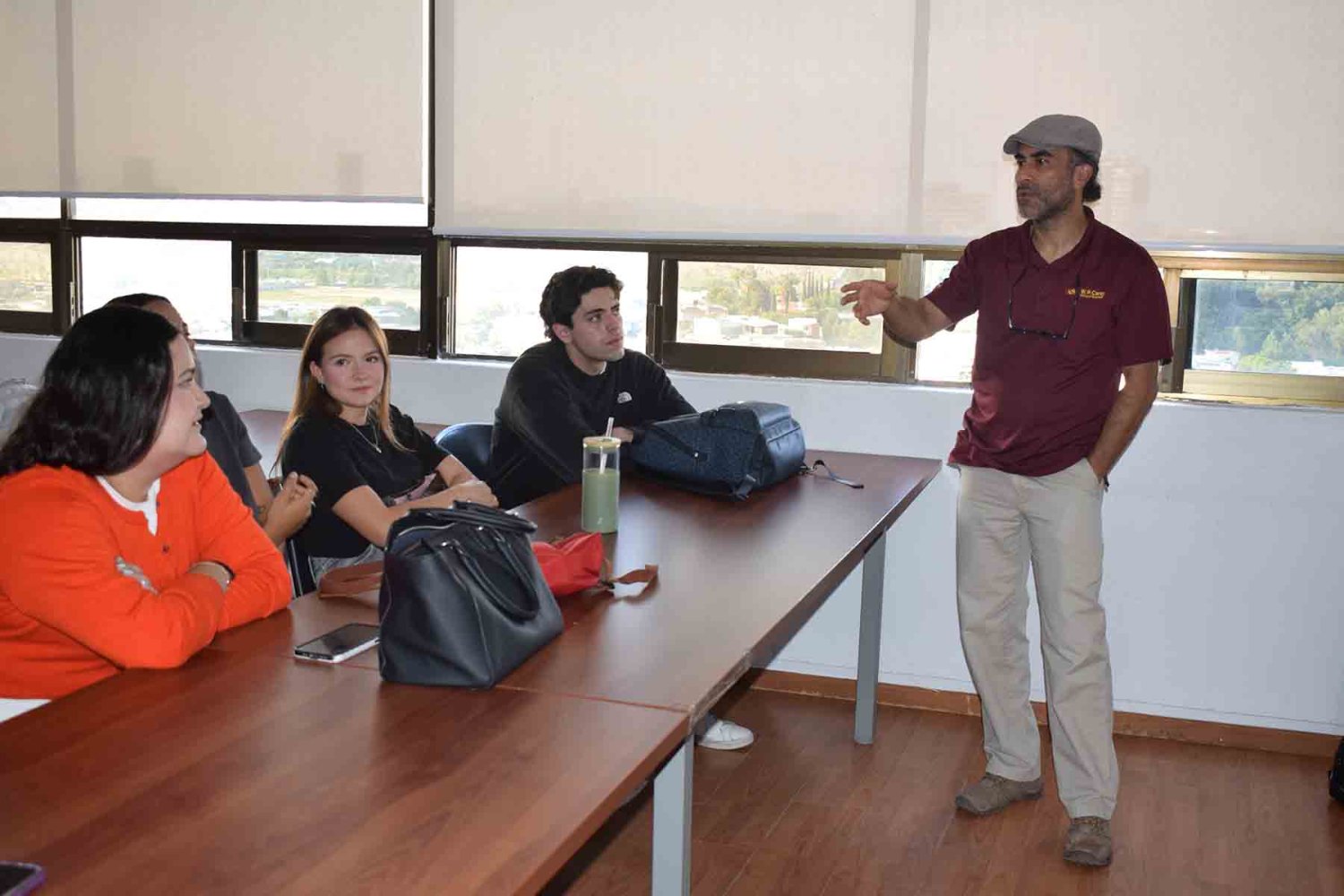 Además, el experto de ASU participó en un taller de innovación