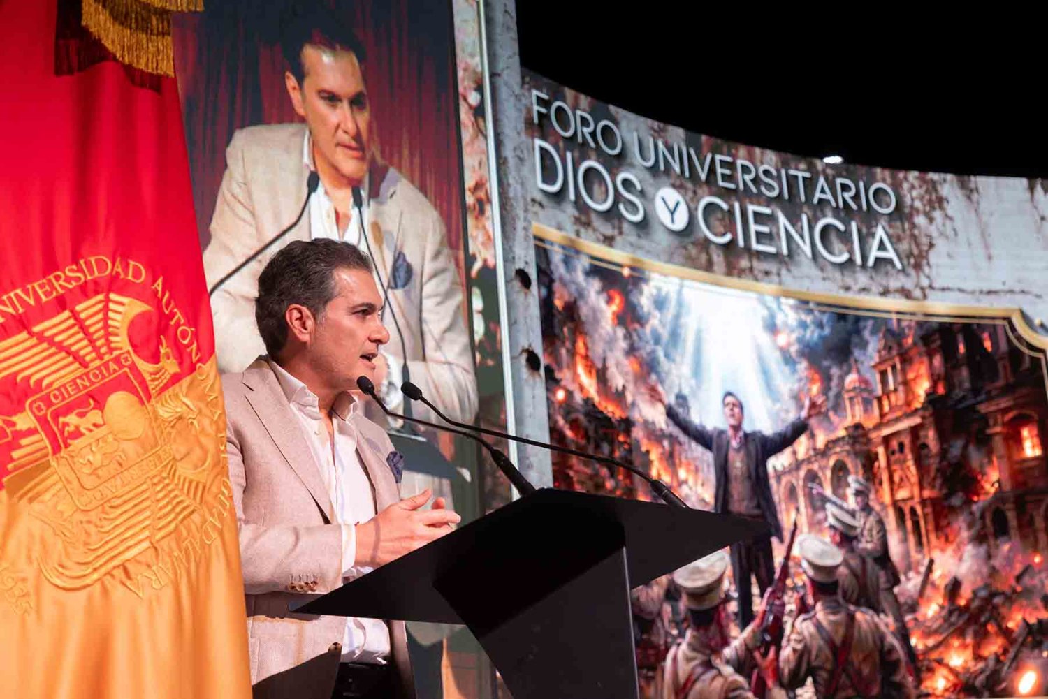 lic antonio leano del castillo vicerrector general durante la clausura
