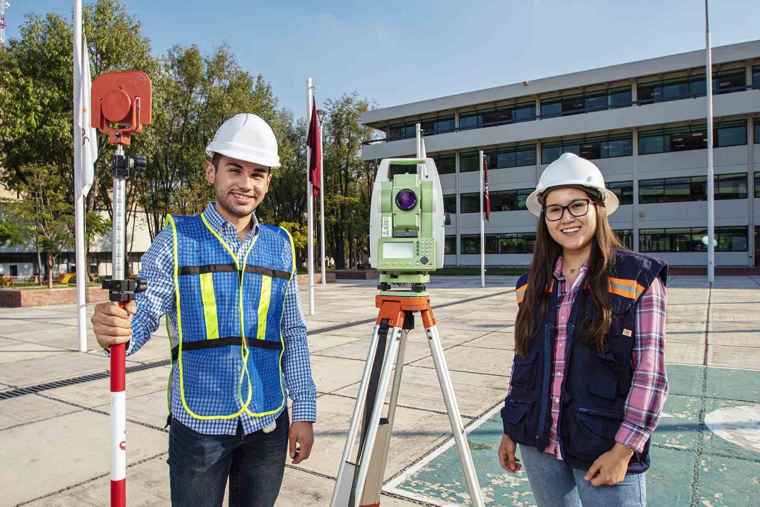 cual es la difernecia entre un ingeniero civil y un arquitecto