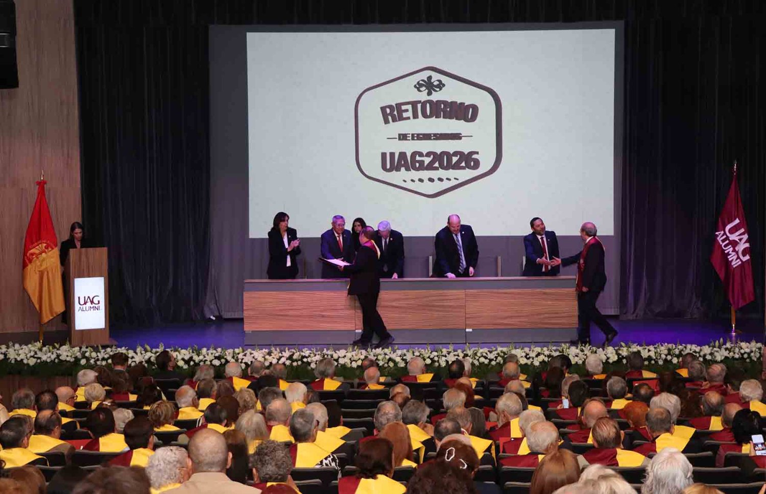 Egresados celebran su regreso a su Alma Mater durante la ceremonia “Retorno 2026”