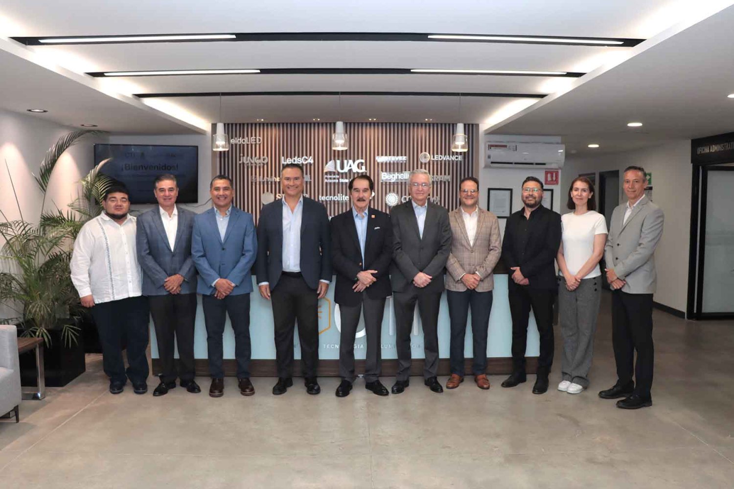 autoridades de la uag y de la secretaria de desarrollo energetico sustentable de jalisco