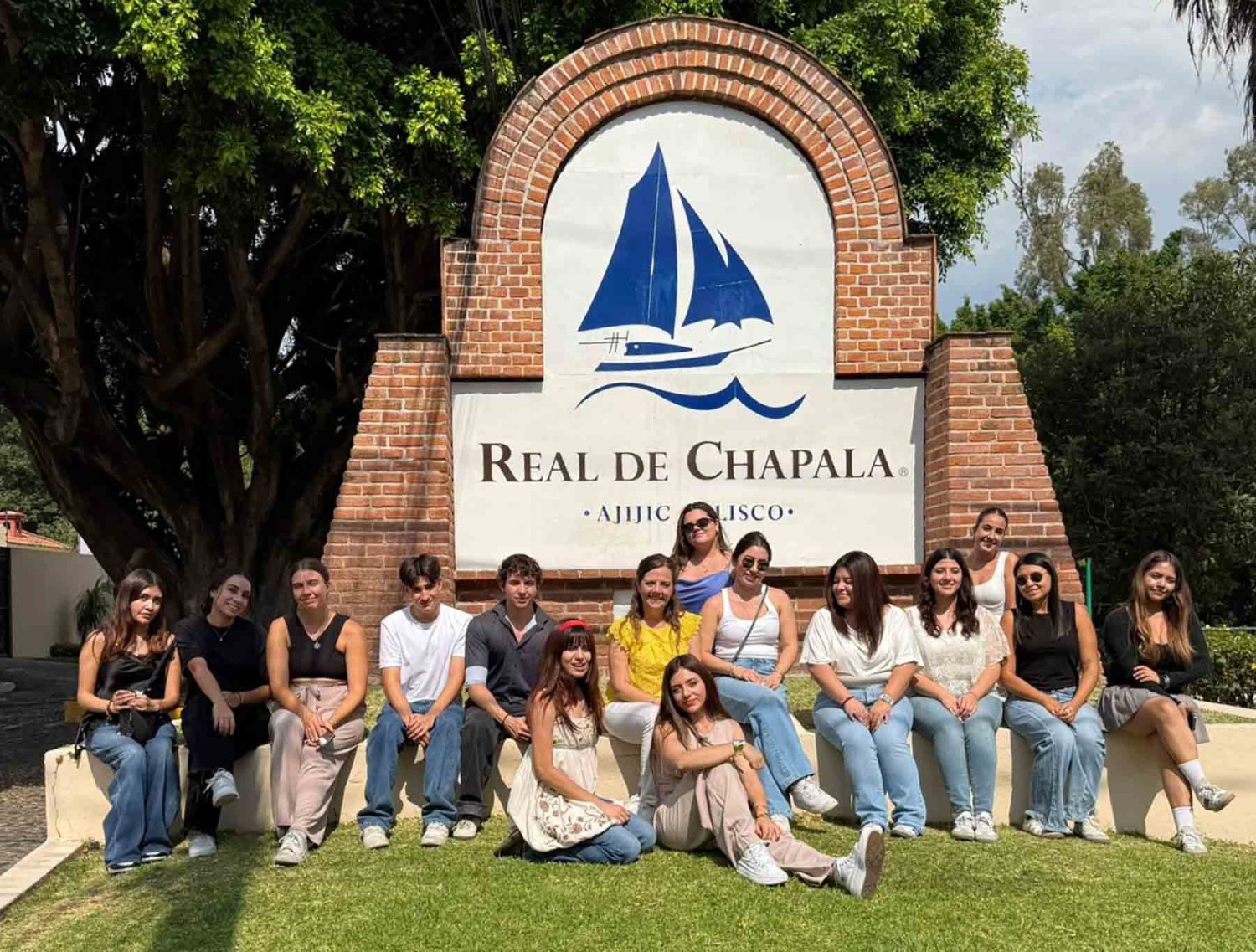 los estudiante conocieron mas sobre el turismo en chapala