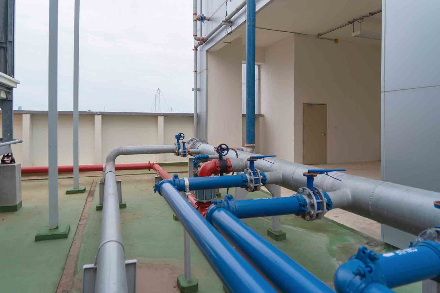 el abastecimiento de agua pasa por toda una cadena de procesos e infraestructura