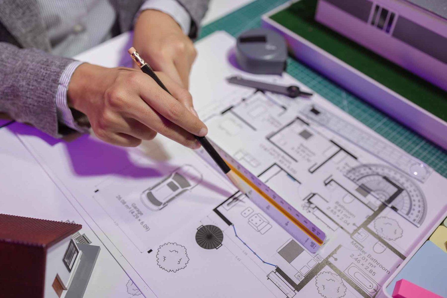 los procesos tradicionales como el dibujo a mano son esenciales para el procesos creativo